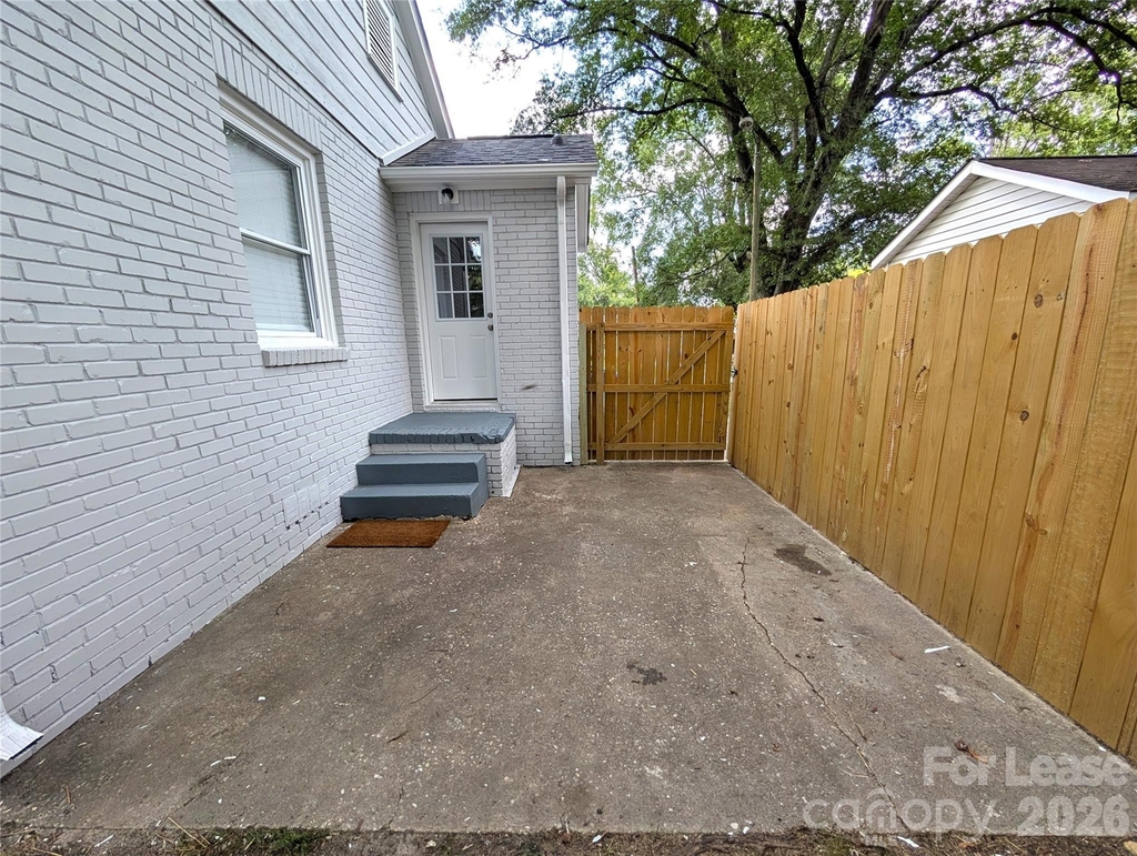 2445 Morton Street - Photo 17