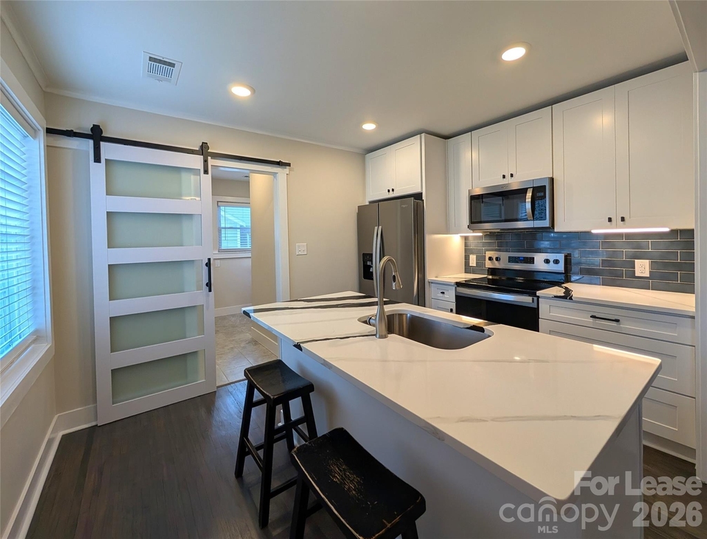 2445 Morton Street - Photo 2