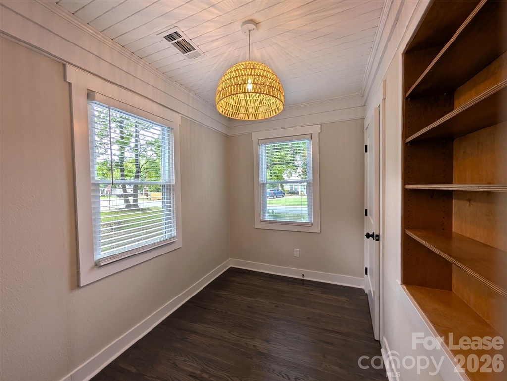 2445 Morton Street - Photo 9