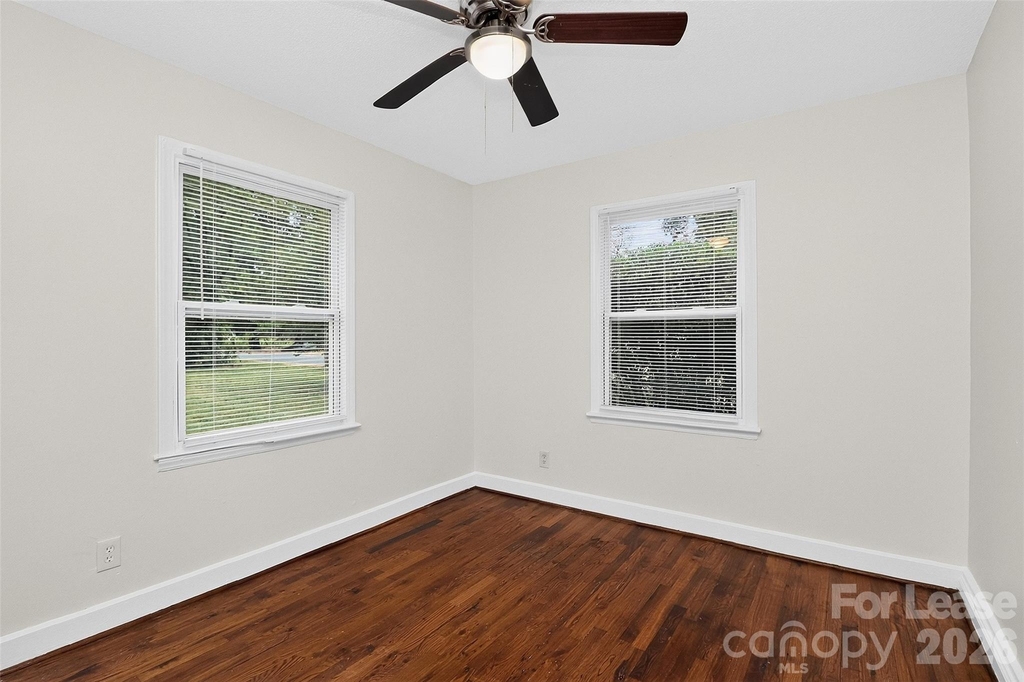 4030 Bearwood Avenue - Photo 7