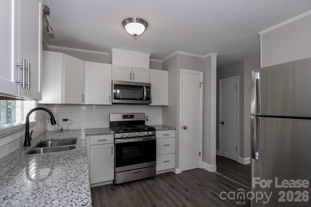 418 Meadow View Drive - Photo 7