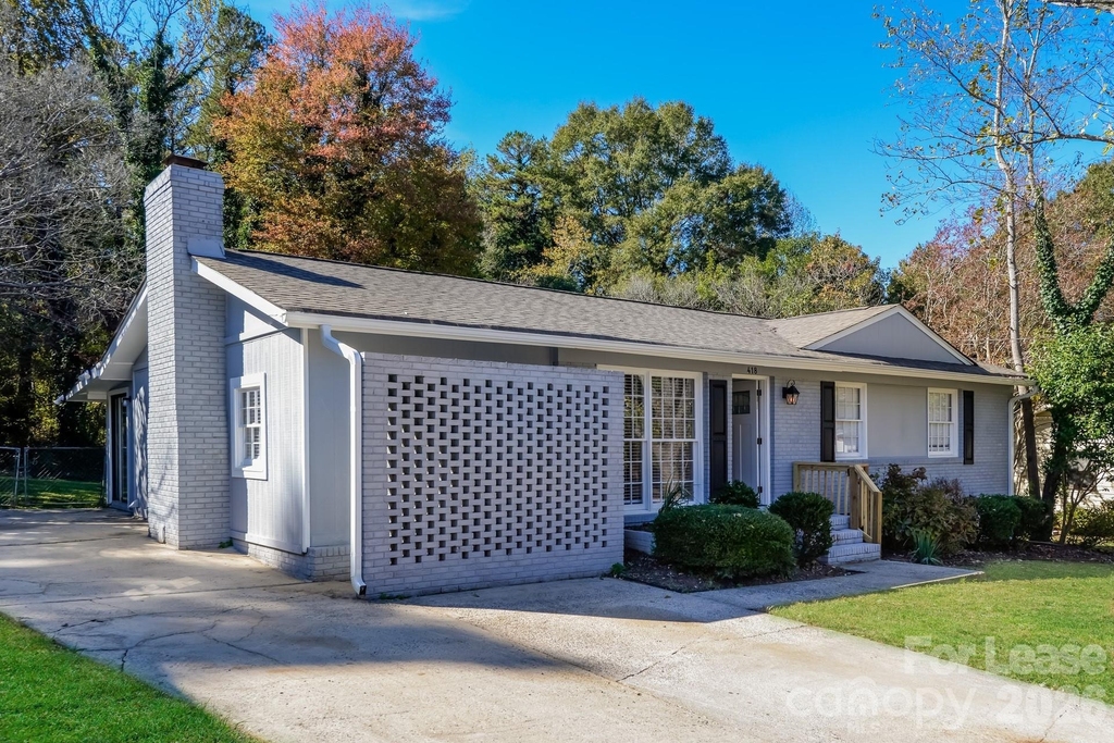 418 Meadow View Drive - Photo 1