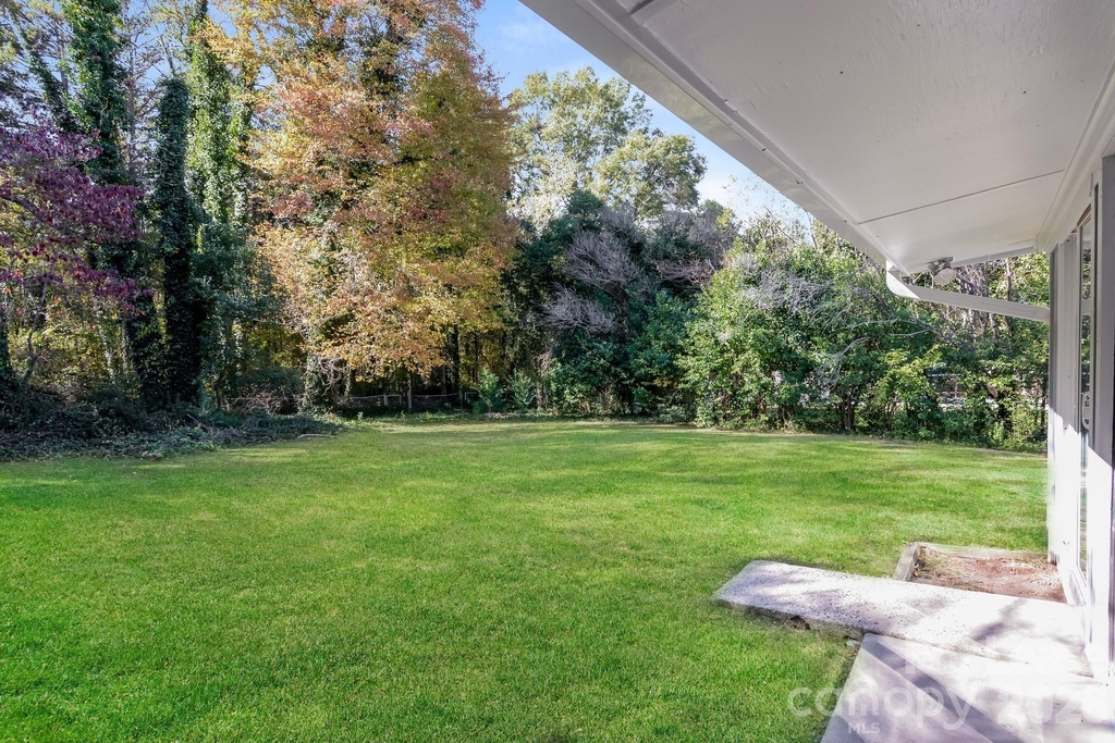 418 Meadow View Drive - Photo 13