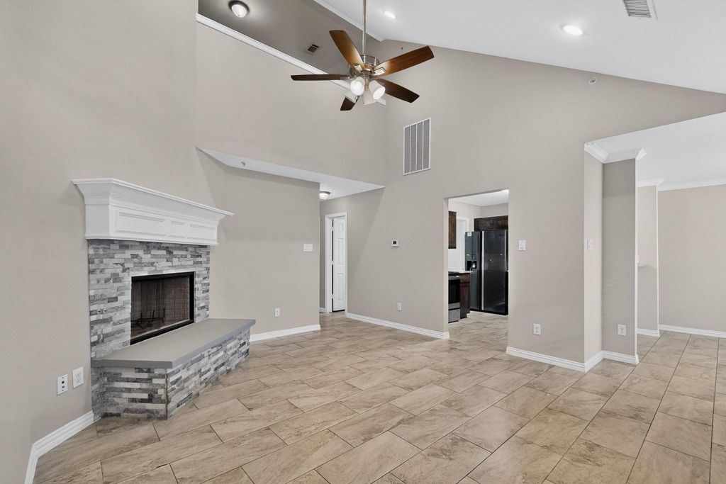 829 Summercreek Drive - Photo 5