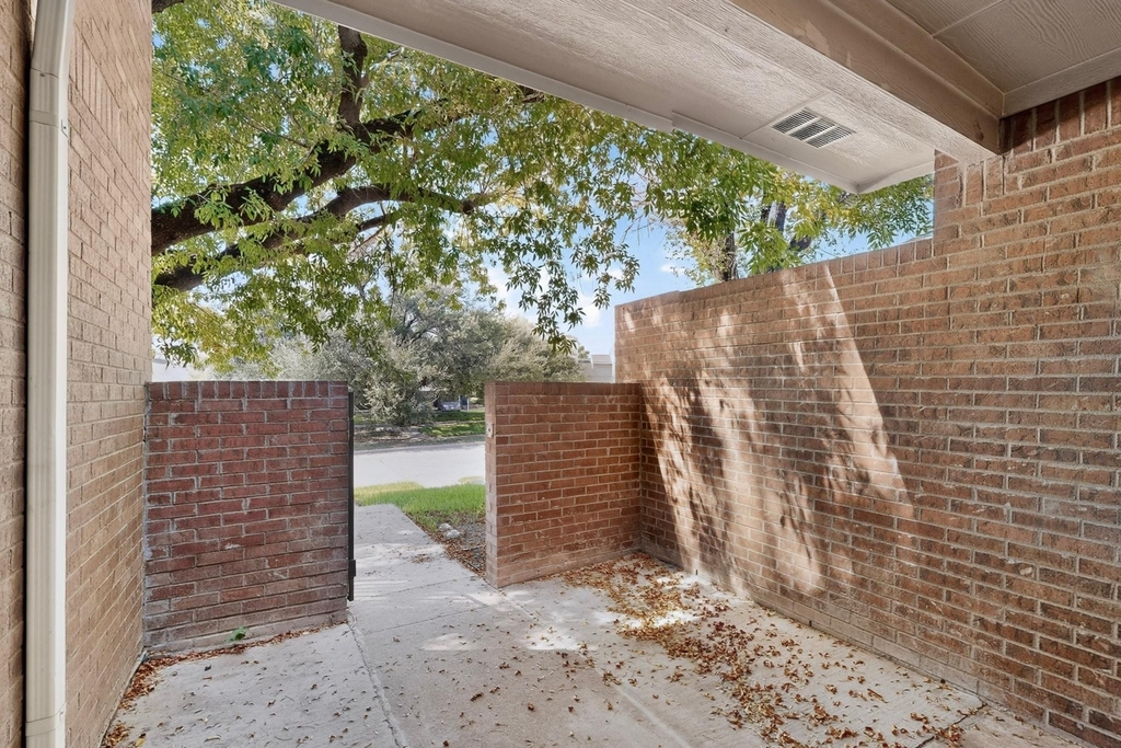 829 Summercreek Drive - Photo 1