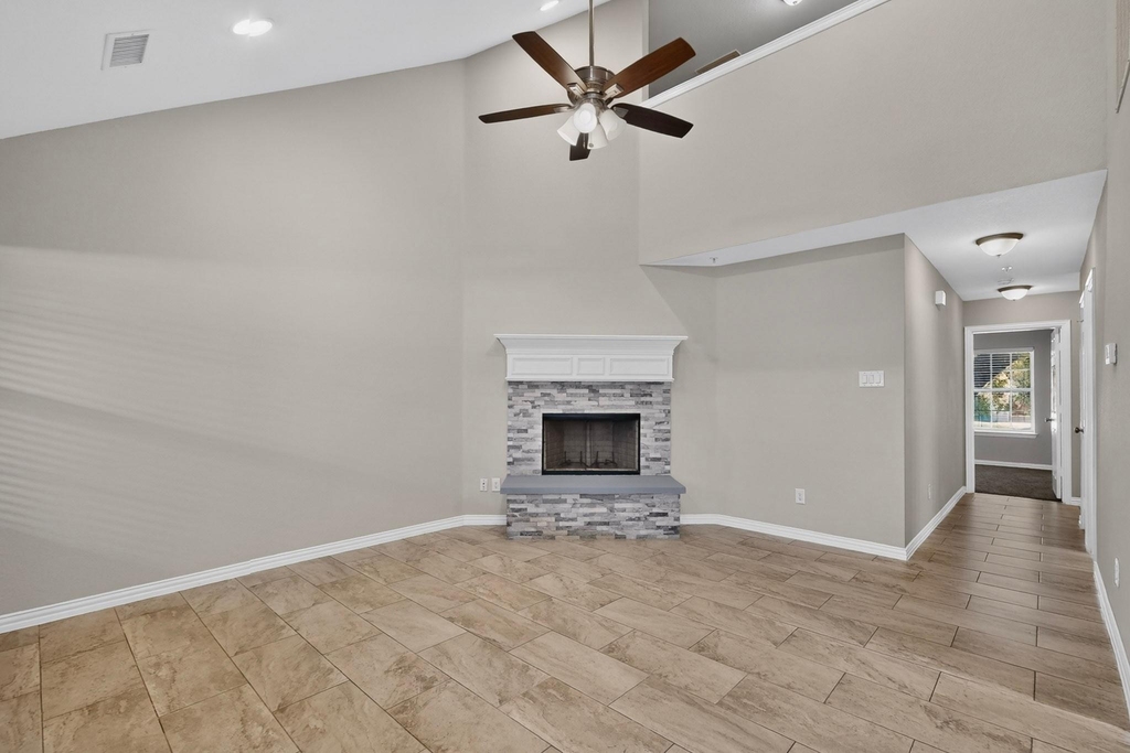 829 Summercreek Drive - Photo 6