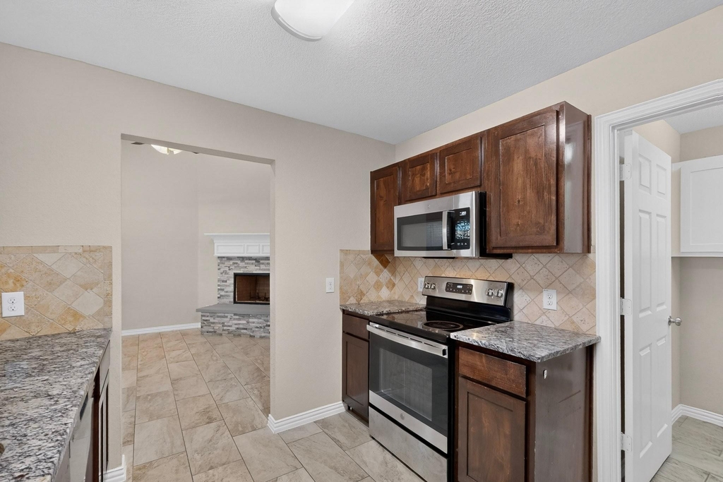 829 Summercreek Drive - Photo 12
