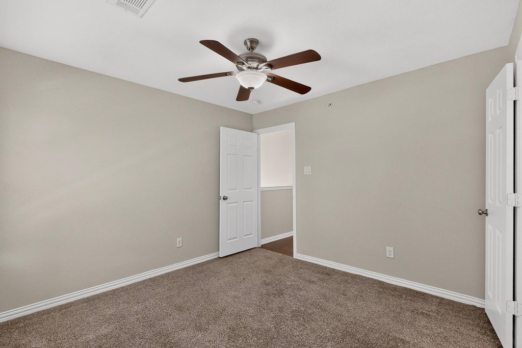 829 Summercreek Drive - Photo 26