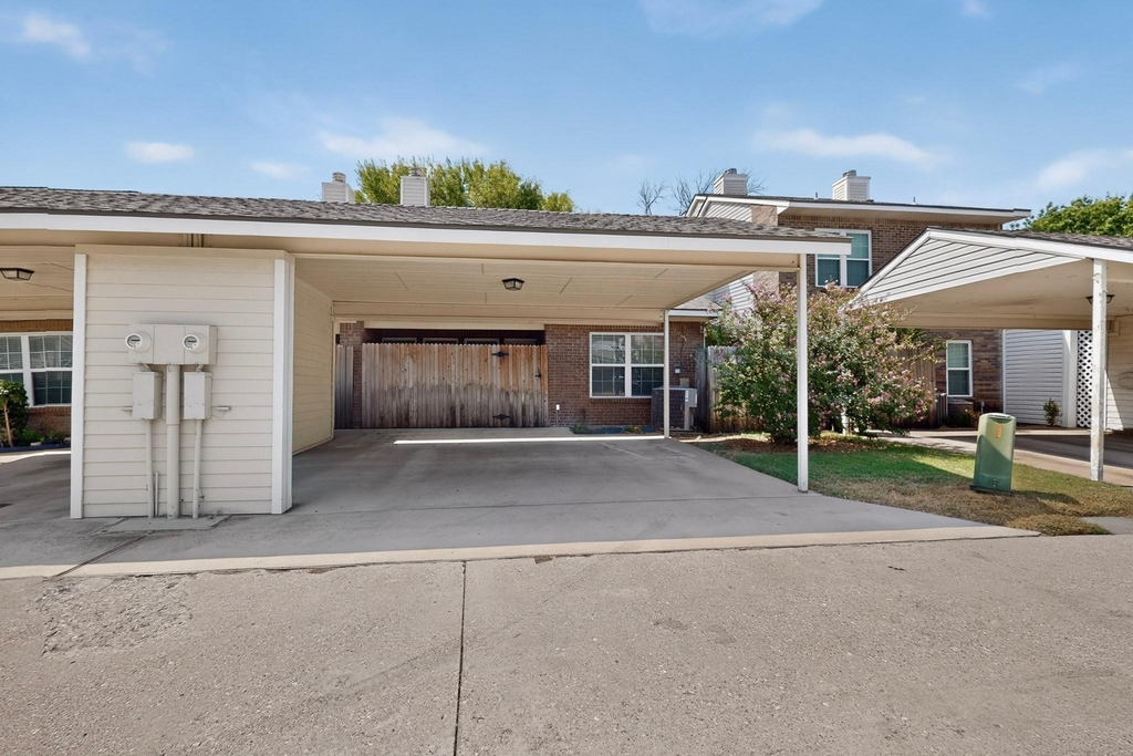 829 Summercreek Drive - Photo 32