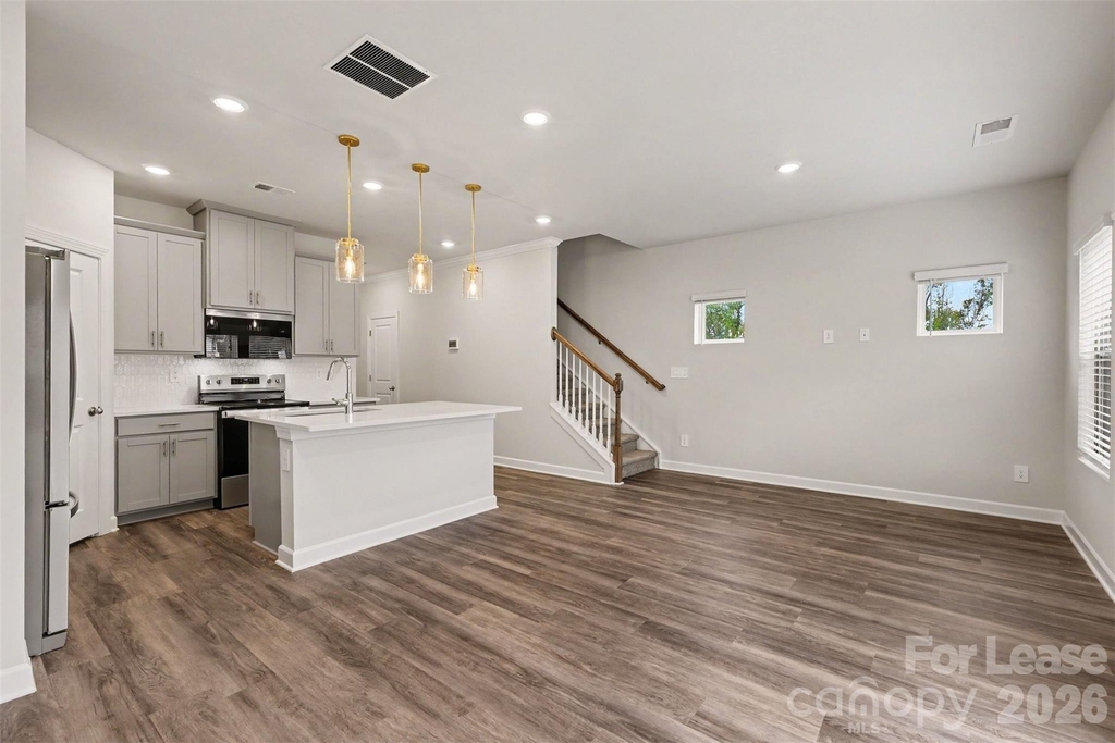 6126 Starview Terrace - Photo 5