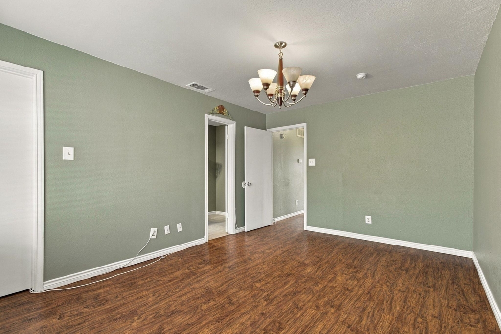 3550 Country Square Drive - Photo 14