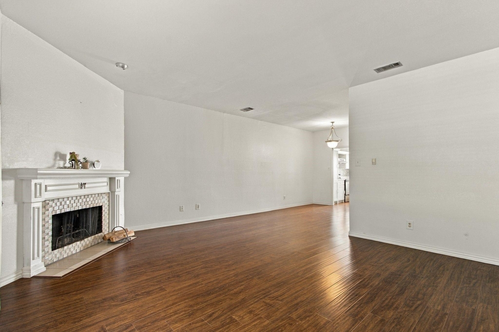 3550 Country Square Drive - Photo 5