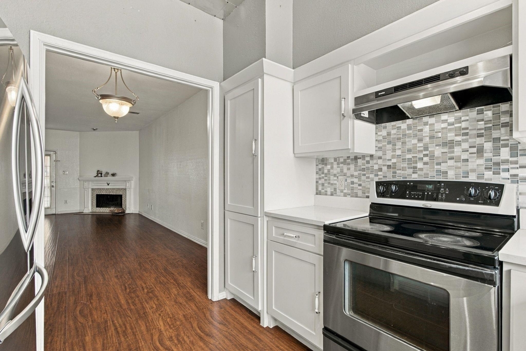 3550 Country Square Drive - Photo 10