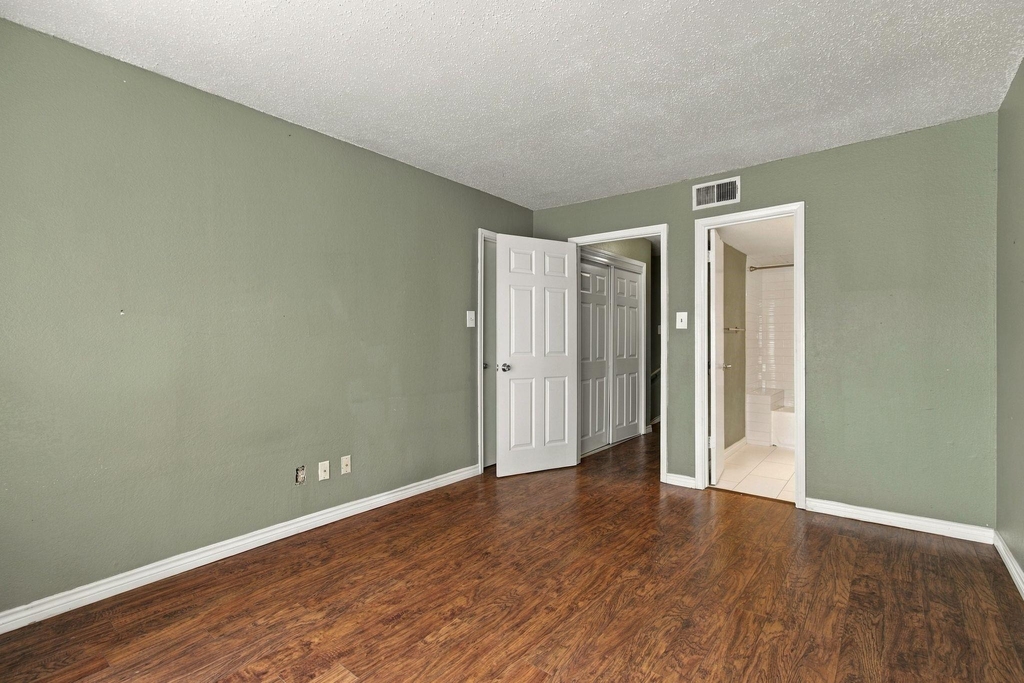 3550 Country Square Drive - Photo 18
