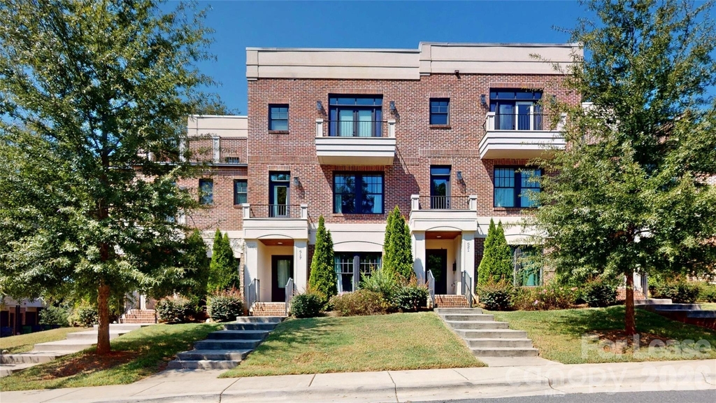 617 W Worthington Avenue - Photo 0
