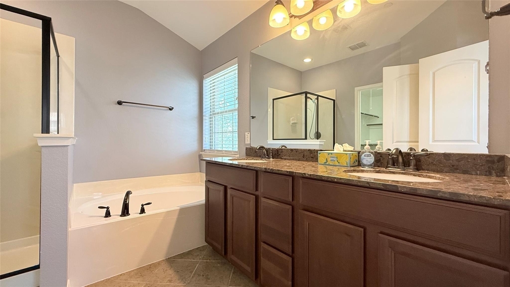 3912 Amberwood Drive - Photo 16