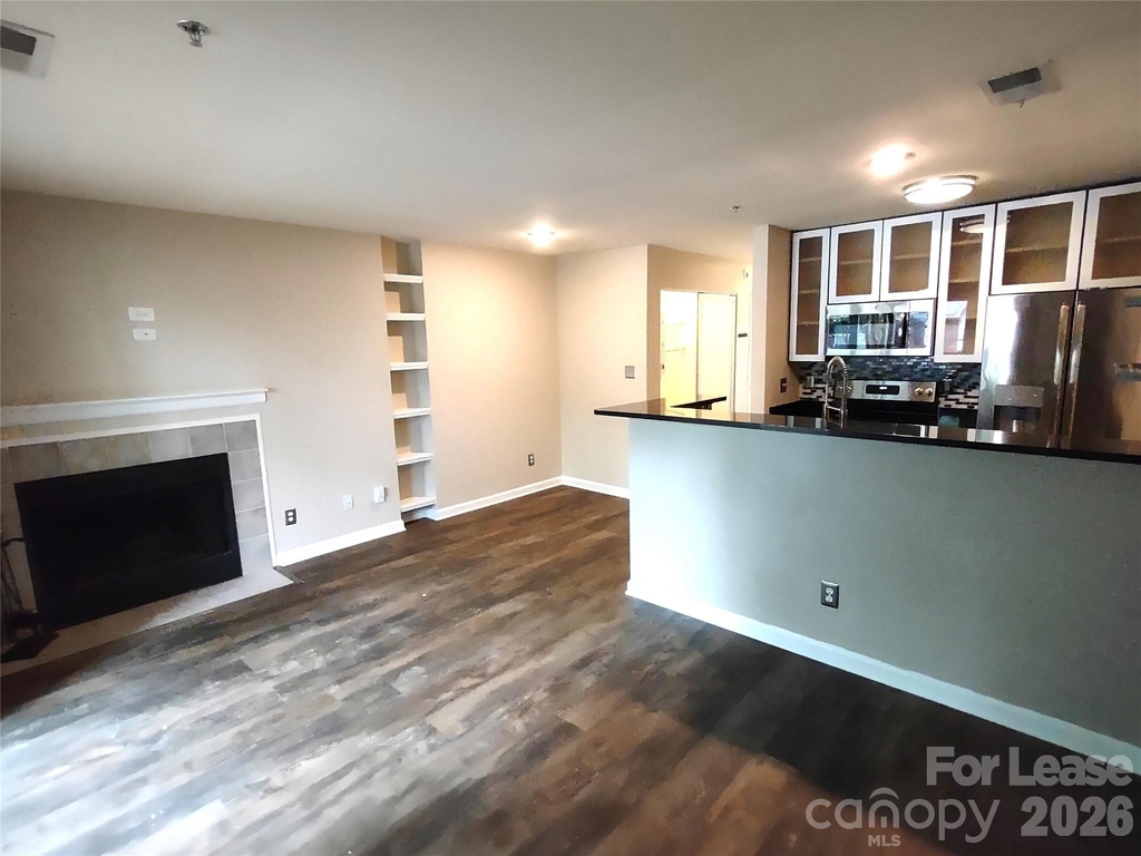 505 N Graham Street - Photo 4