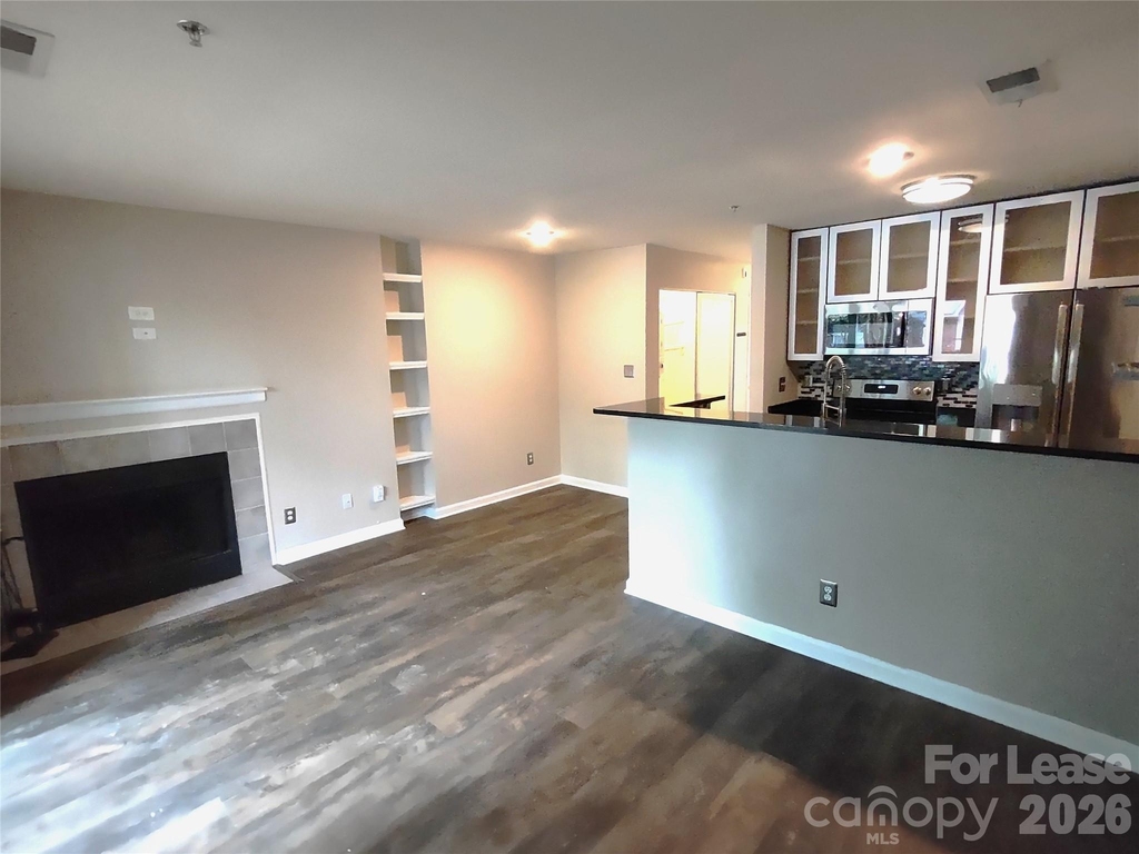 505 N Graham Street - Photo 2