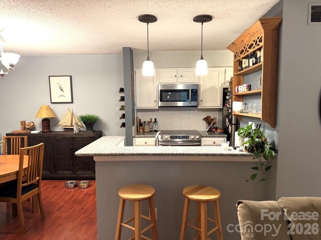 417 W 8th Street - Photo 2