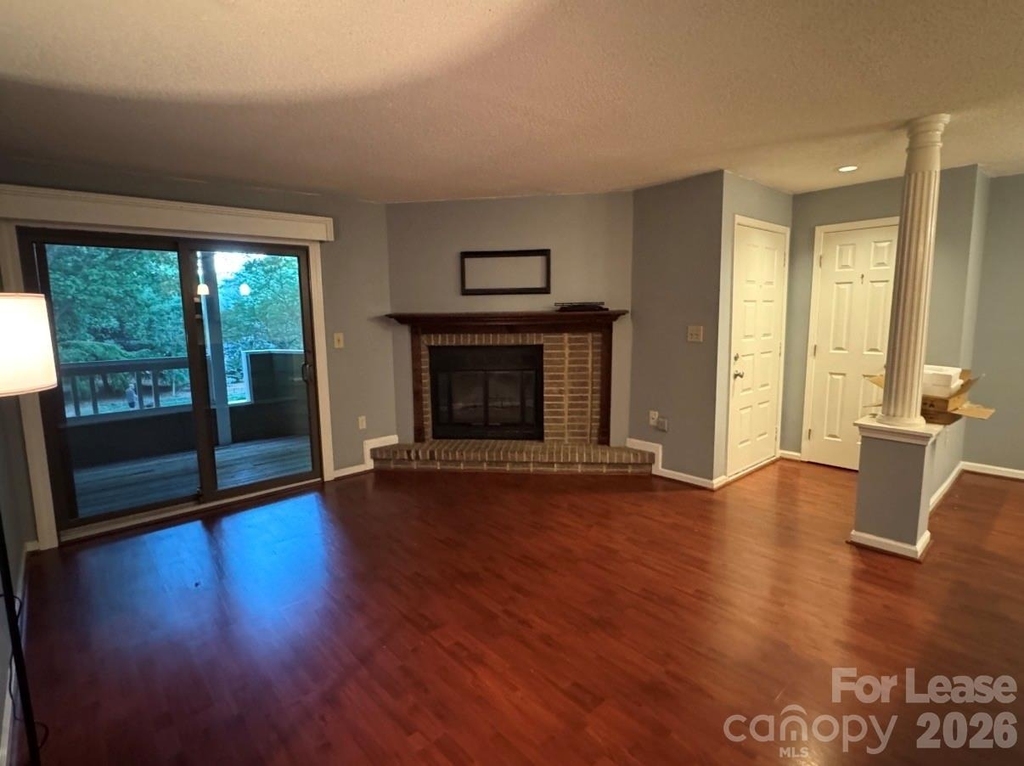 417 W 8th Street - Photo 4