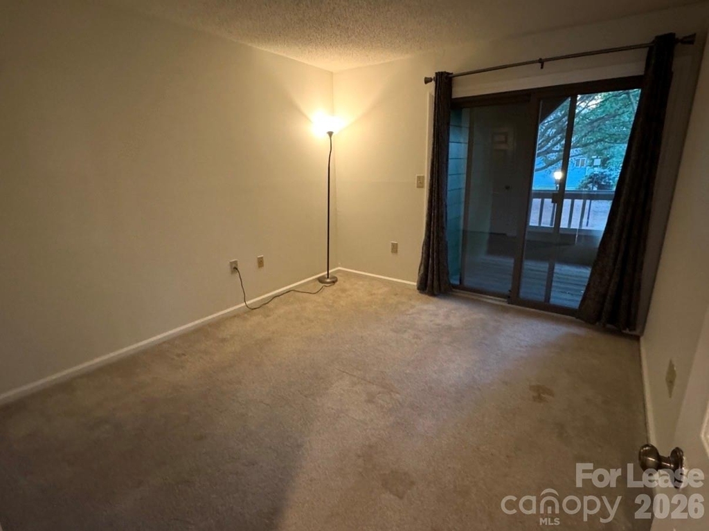417 W 8th Street - Photo 10