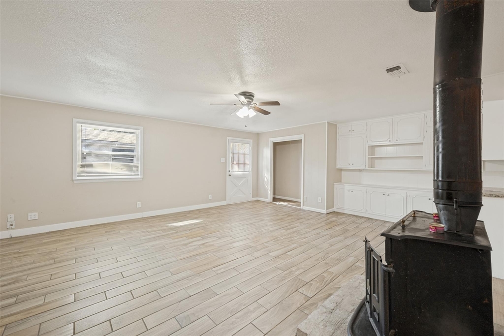 213 W Dorris Drive - Photo 4
