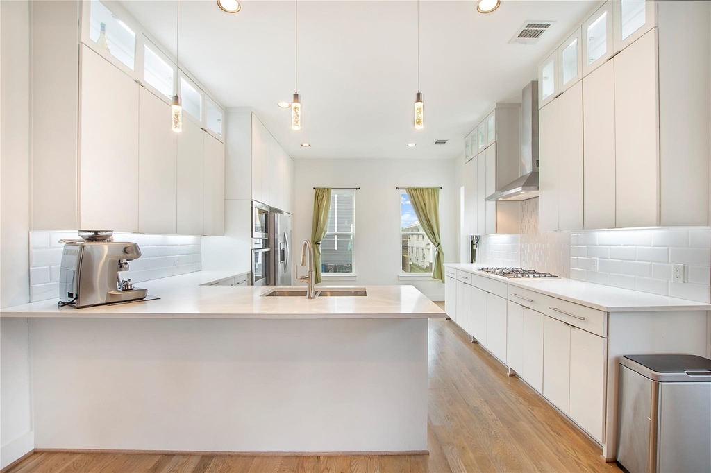 4634 Virginia Avenue - Photo 1