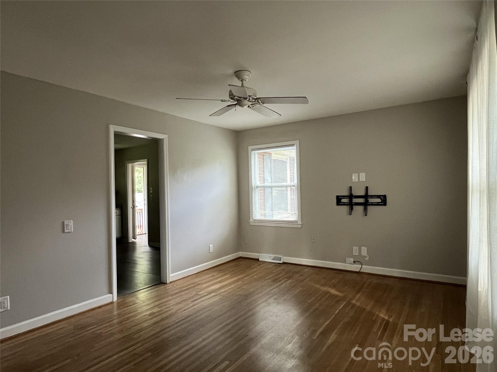 4024 Abbeydale Drive - Photo 3