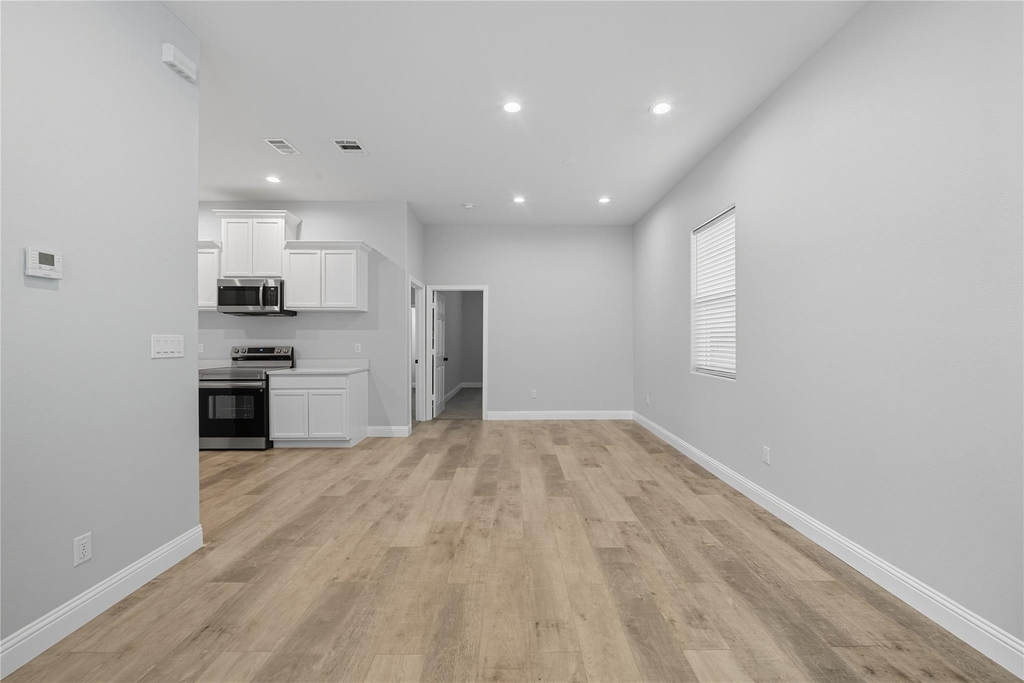 914 E Tucker Street - Photo 12