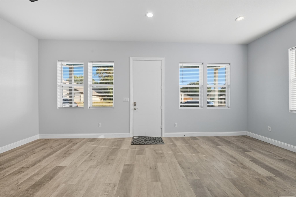 914 E Tucker Street - Photo 9
