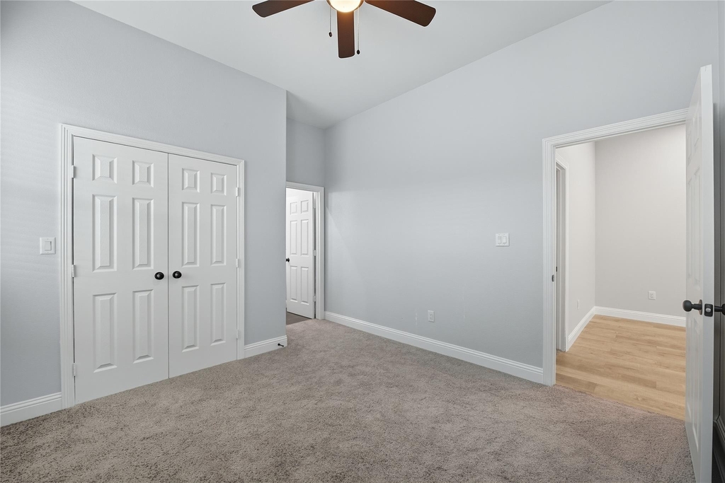 914 E Tucker Street - Photo 5