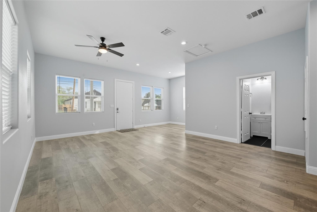 914 E Tucker Street - Photo 11