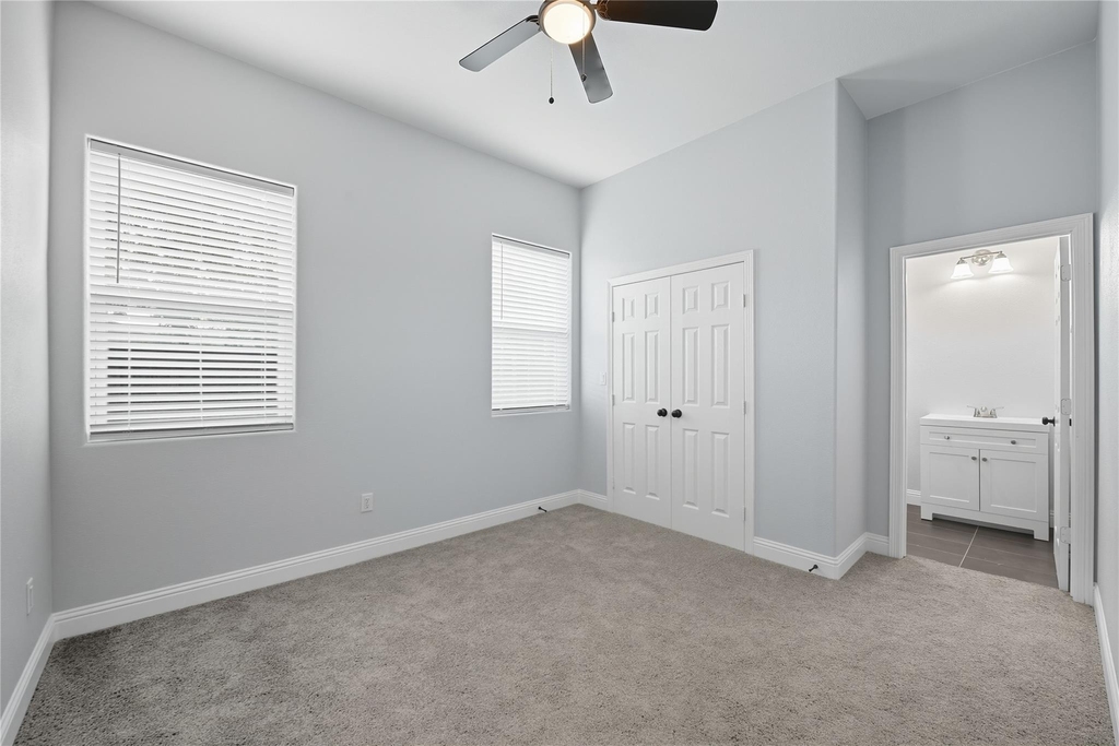 914 E Tucker Street - Photo 4