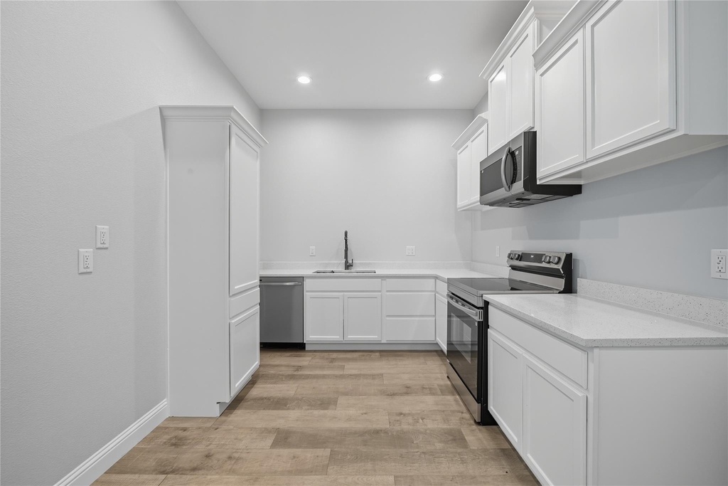 914 E Tucker Street - Photo 14