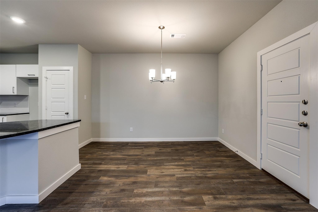 657 Blackland Drive - Photo 5