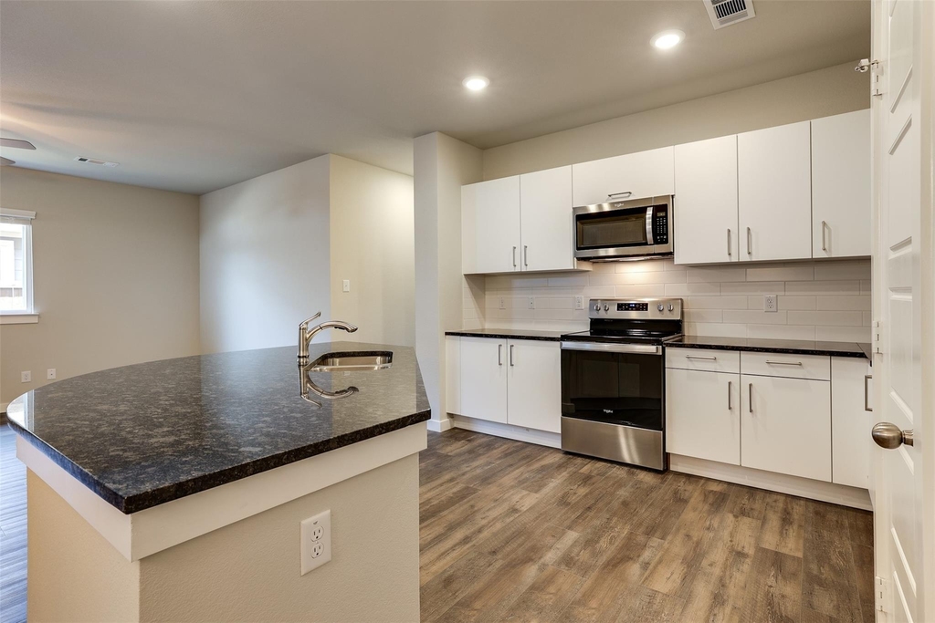 657 Blackland Drive - Photo 7