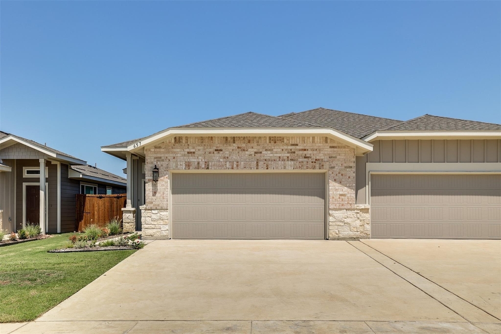 657 Blackland Drive - Photo 1