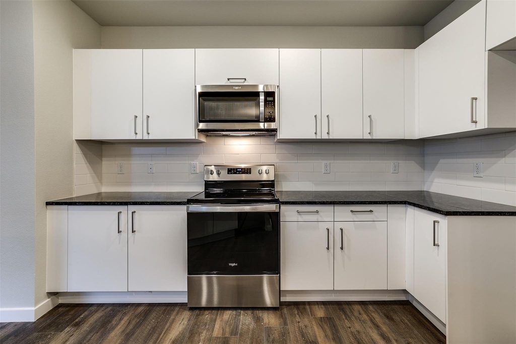 657 Blackland Drive - Photo 9