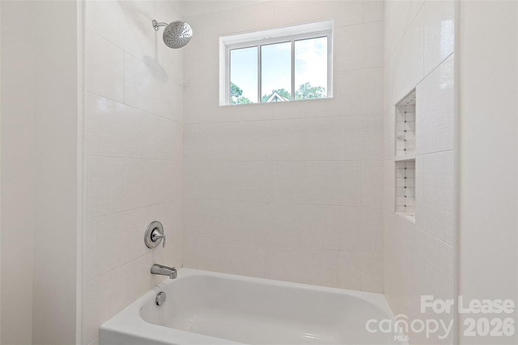 2520 Laburnum Avenue - Photo 33