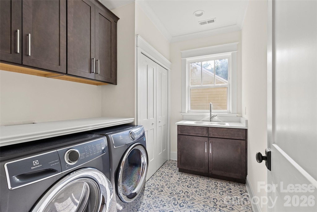 2520 Laburnum Avenue - Photo 21