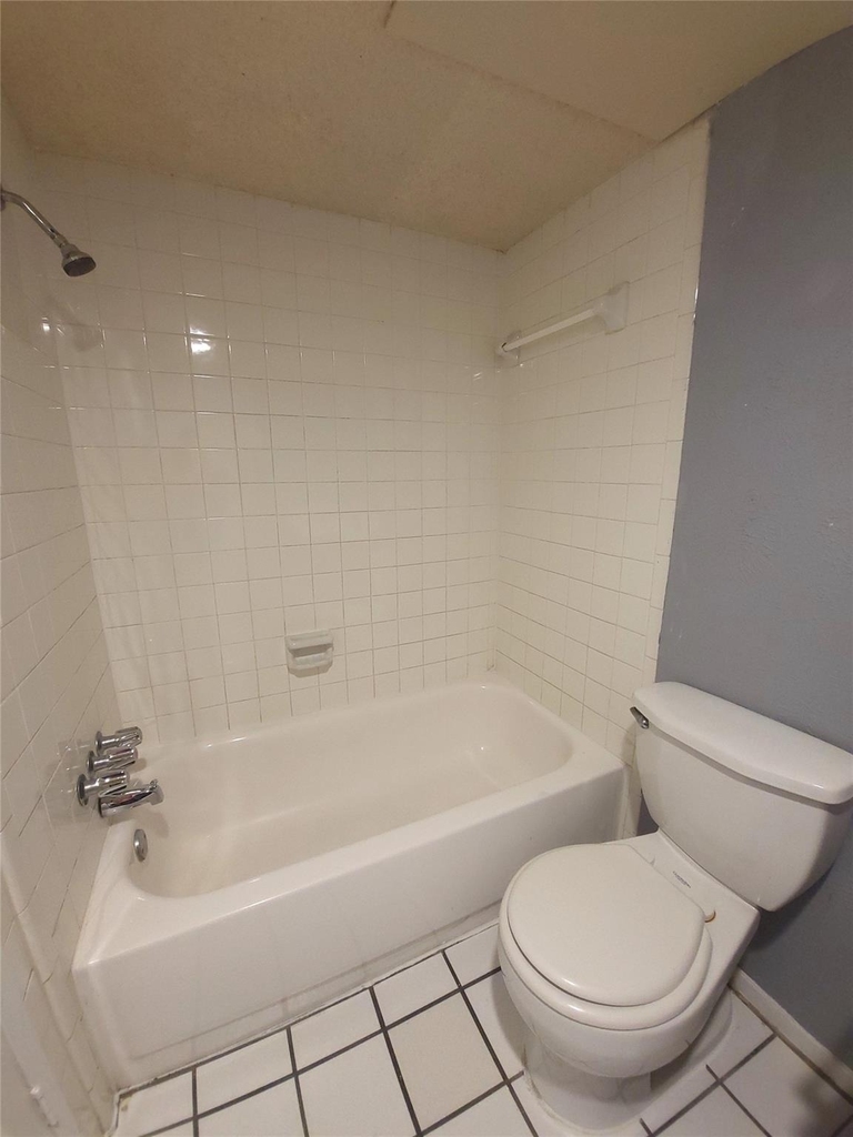 305 Trinidad Drive - Photo 4
