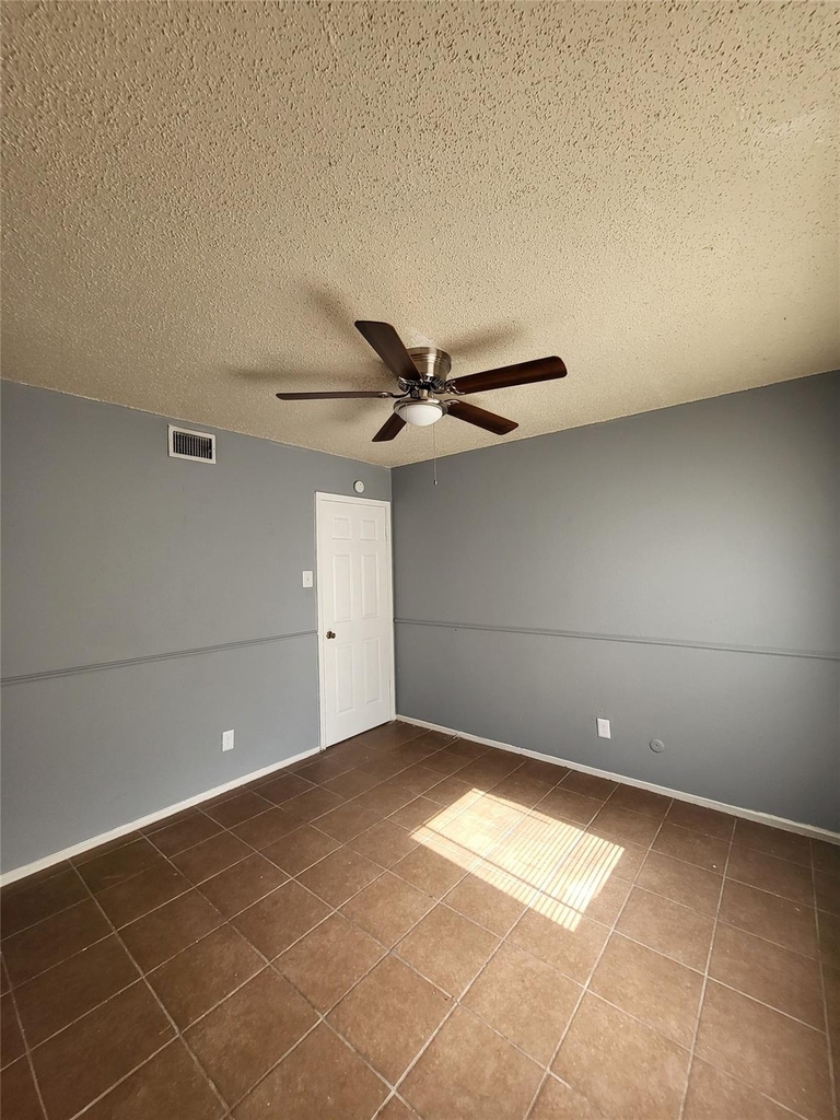 305 Trinidad Drive - Photo 3