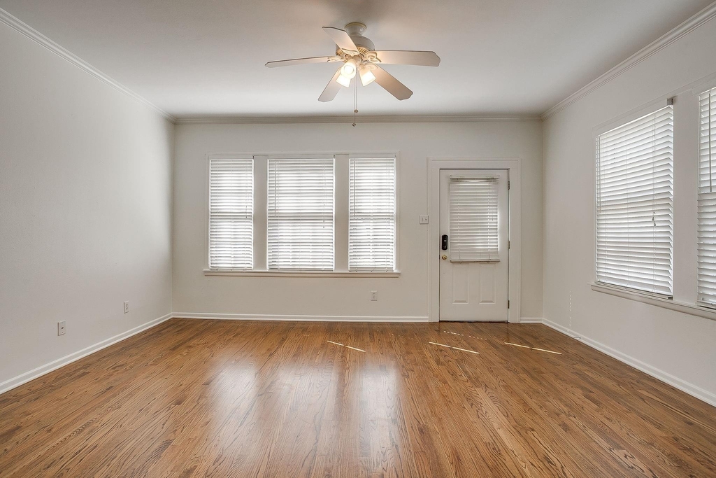 1622 Mistletoe Boulevard - Photo 4