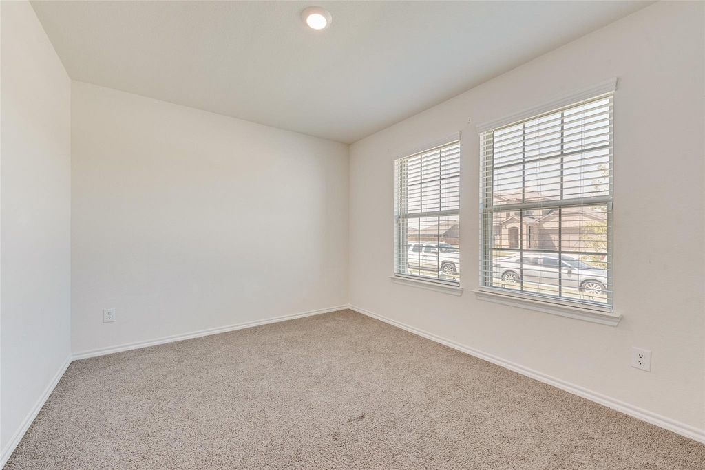 2706 Knollwood Trail - Photo 3