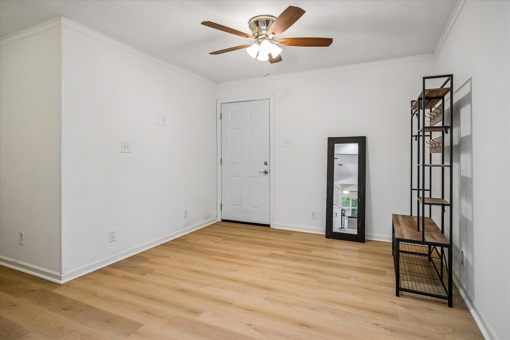 11070 Delford Circle - Photo 1