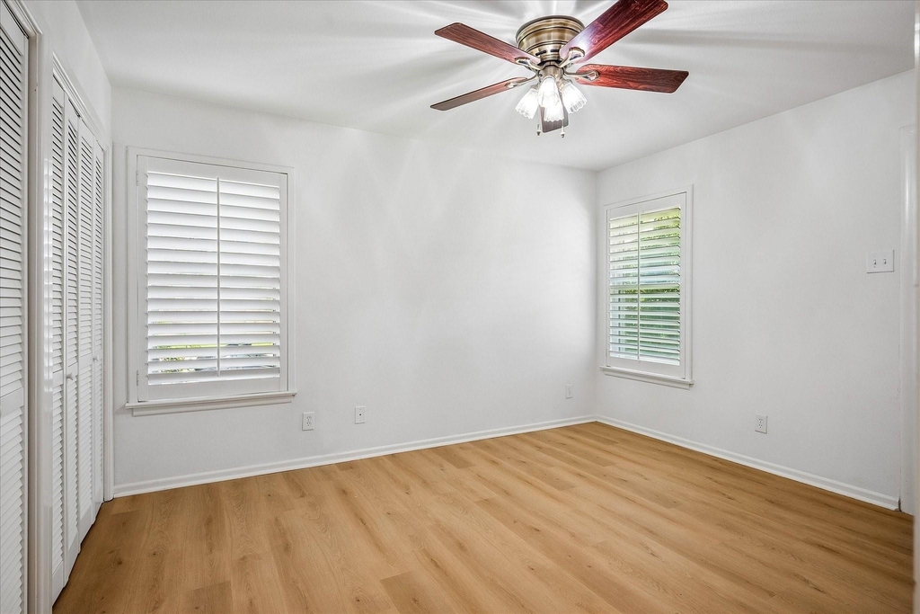 11070 Delford Circle - Photo 11