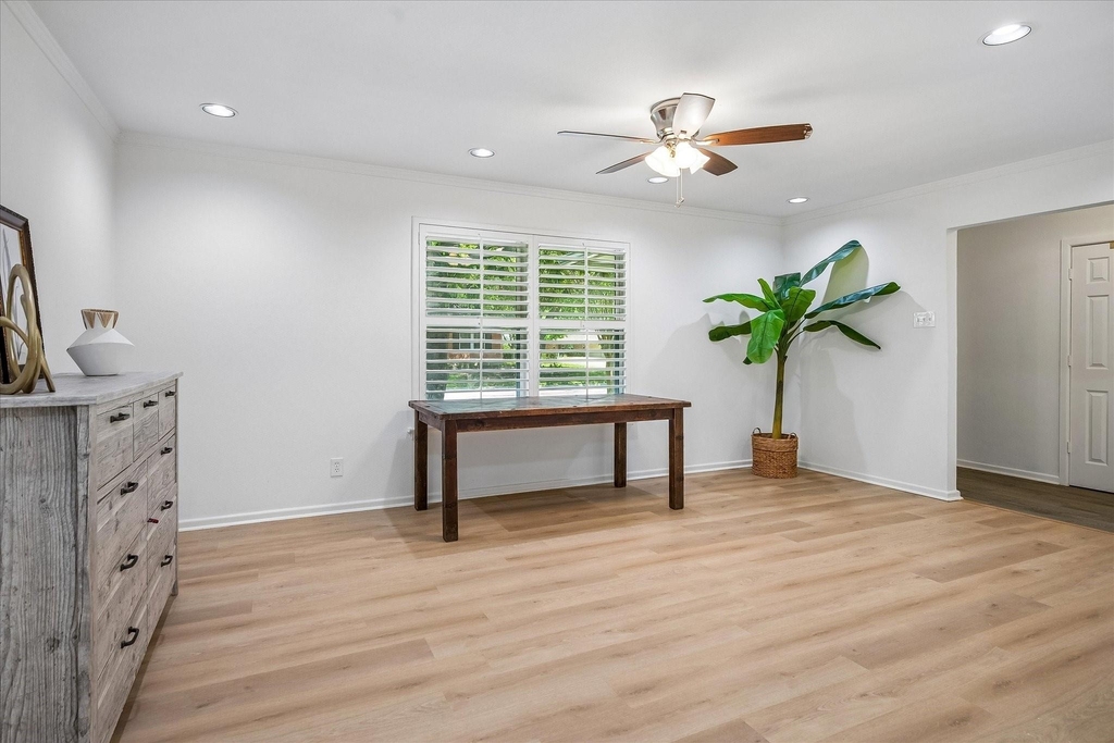 11070 Delford Circle - Photo 2