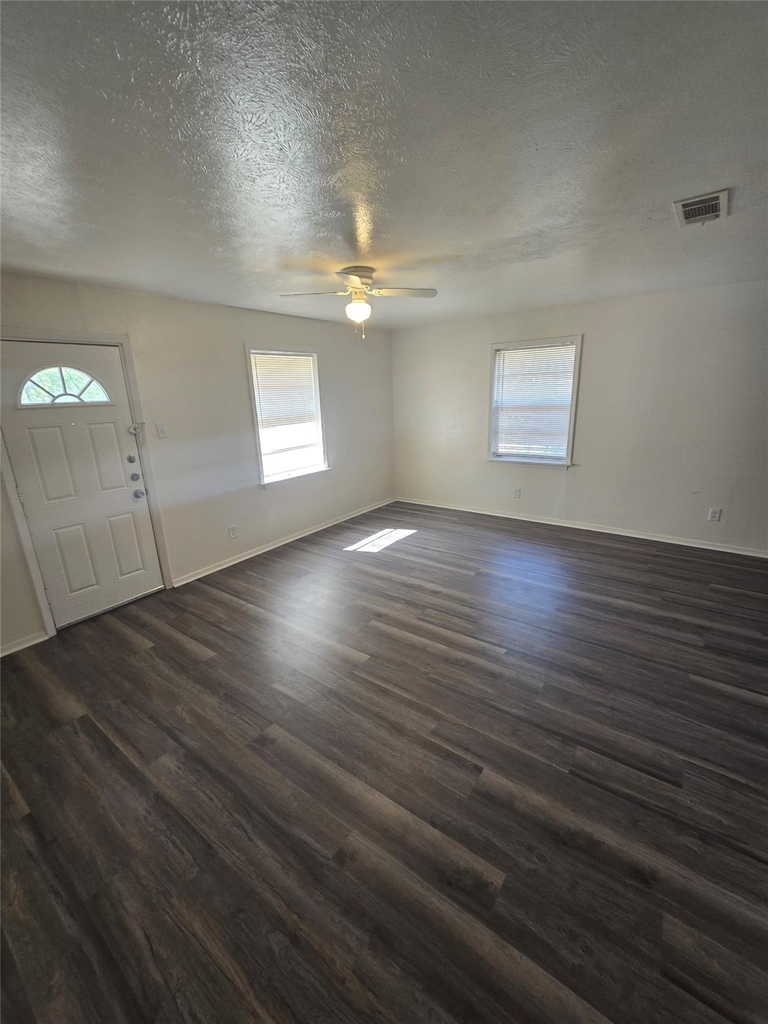 810 Lexington Drive - Photo 5