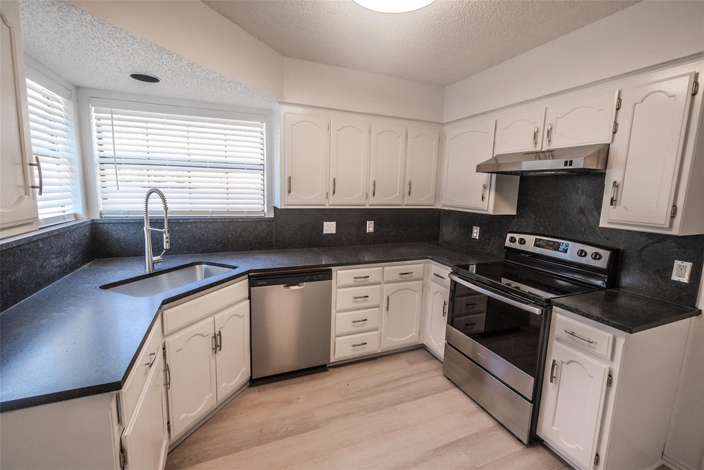 5439 Pershing Avenue - Photo 17