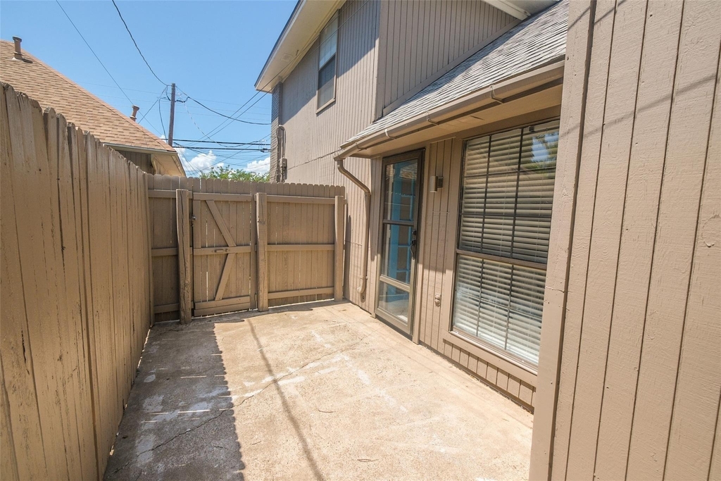 5439 Pershing Avenue - Photo 4